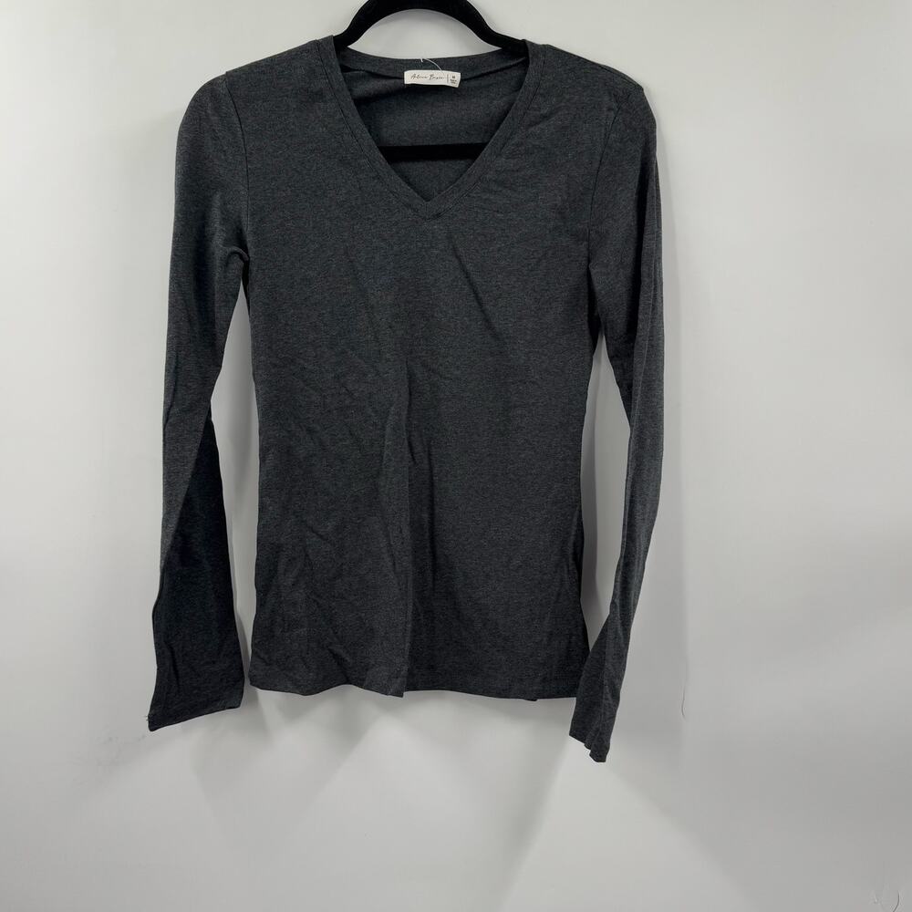 NWOT Active Basic V-neck Gray Long Sleeve t shirt